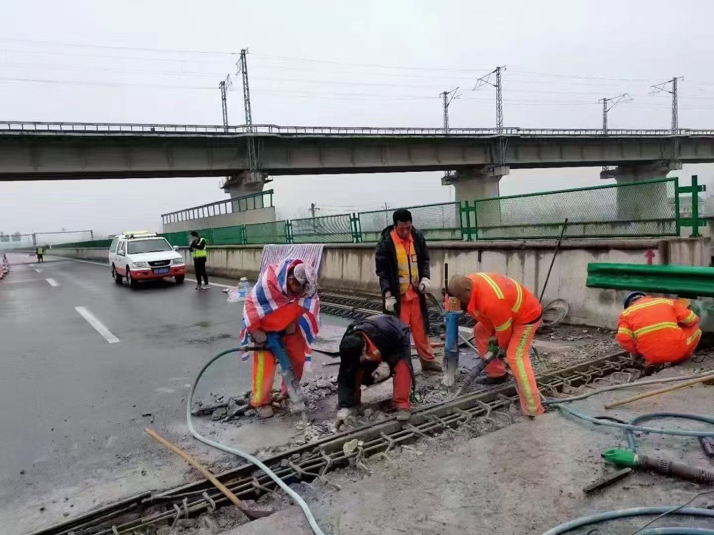 杂多桥梁伸缩缝抢修料
